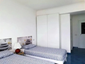 Mareluna Holiday Home