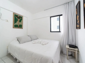 Apt 2 quartos com varanda próximo Praça Casa Forte o bairro mais agradável do Recife ARN901