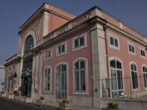 Best Terrace River view Alfama Apartment