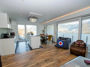 Superb Alpine Lodges Zell am See 4pax