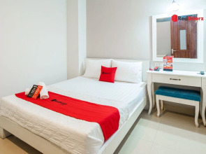 RedDoorz Near Tan Dinh Market 3