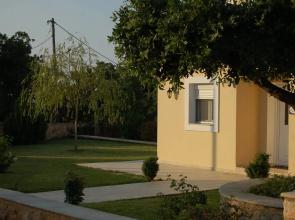 Dafni Villa by LeaderStay