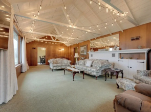 Cozy Hillsdale Home ~ 1 Mi to Baw Beese Lake!