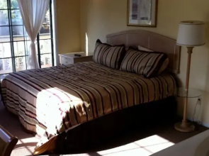 New Moon River Inn
