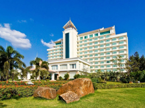 Champasak Grand Hotel