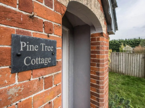 Pine Tree Cottage, Easton