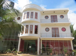 Thampa Tourist Hotel in Vavuniya