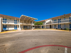 Motel 6 Dallas, TX - Farmers Branch