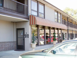 Cottonwood Inn