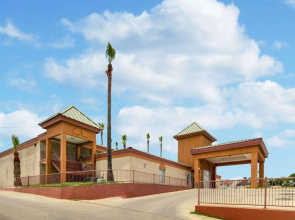 Econo Lodge Inn & Suites Eagle Pass