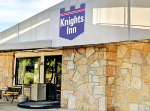 Knights Inn - Monroe