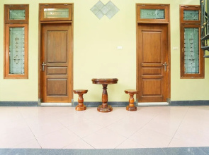 OYO 771 Kembang Kuning Residence Syariah