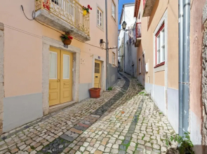 Cosy 1-Bedroom Flat Sleeps 3 in St George'S Castle