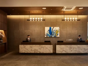 Shiftdoor Residence Hari