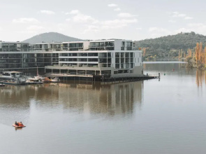 Stunning 1-bed Above Foreshore With Water Views