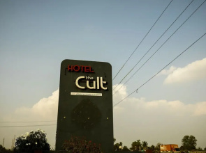 OYO 28365 Hotel The Cult