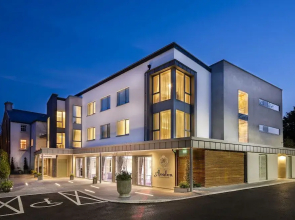 Avalon House Hotel