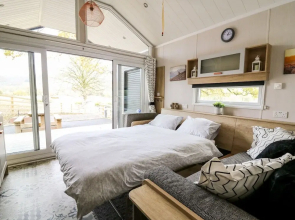 Hillside Lodge