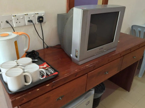 Adina Drive In Motel