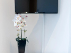 "Pearl Suite" & "Samphire Suite" Two stunning sea-view beachfront apartments by Margate Suites