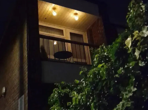 Whole Apartment With Balcony, Breakfast & Parking
