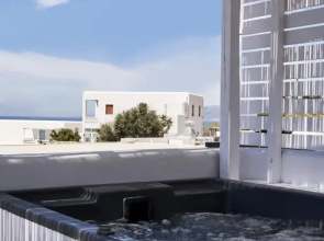 Periscope Suite with Outdoor Hot Tub
