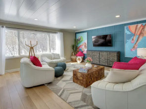 Home Rental on Detroit Lake: Dock, Game Room!