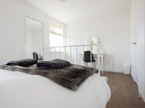 The Jericho Escape - Comfortable & Modern 4BDR in Jericho