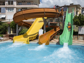 Villa Moonflower Apart Hotel