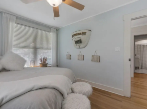 Gorgeous Home 2 Blks to Main St With Pool and Spa!