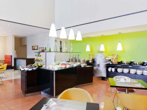 Отель ibis Al Rigga