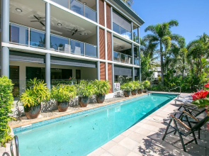 Beachfront Apartment with Ocean Views