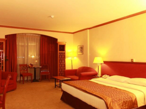 Отель The George Hotel
