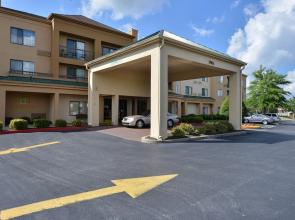 Courtyard Bentonville