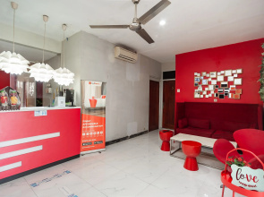 RedDoorz Plus near Mall Kelapa Gading