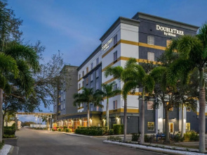 DoubleTree by Hilton Sarasota Bradenton Airport