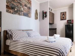 Wine House Como- By House Of Travelers-