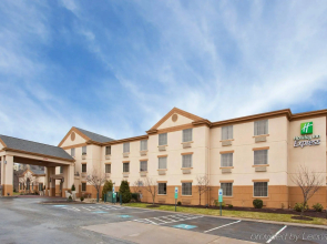 Holiday Inn Express Pittsburgh-Bridgeville by IHG