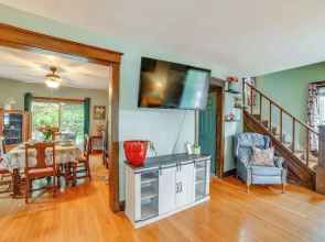 1 Mi to Dtwn Binghamton: Pet-friendly Home w/ Deck