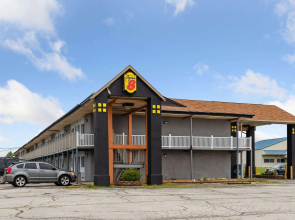 Super 8 by Wyndham Millbury/Toledo