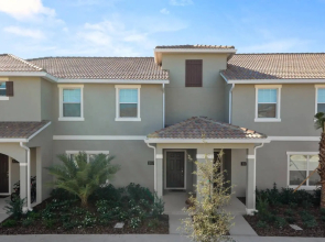 Super nice townhome near Disney with private pool