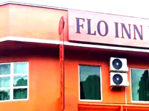 OYO HOME 90768 Flo Inn Motel