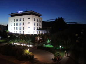 Hotel Mogorjelo