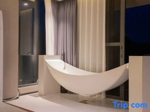 Puzhe Heishui Yueshan 270 ° Borderless Pool C Lake View Hotel