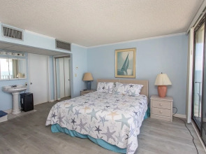 Royal Garden Resort 1605 2 Bedroom Condo by RedAwning