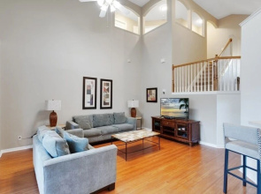 Spectacular 5br House - South Facing Pool & Spa 5 Bedroom Villa by Redawning