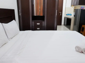 Pool View Studio Room Saveria Apartment near AEON Mall
