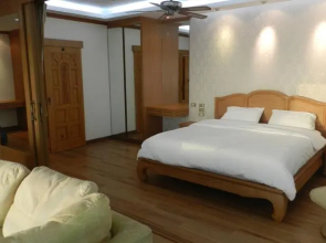 Apartments Friendly View Talay 5C
