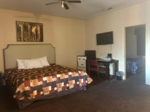 Lone Star Inn  Suites