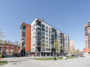 Top Floor 1BR Home with Parking, Sauna and Balcony